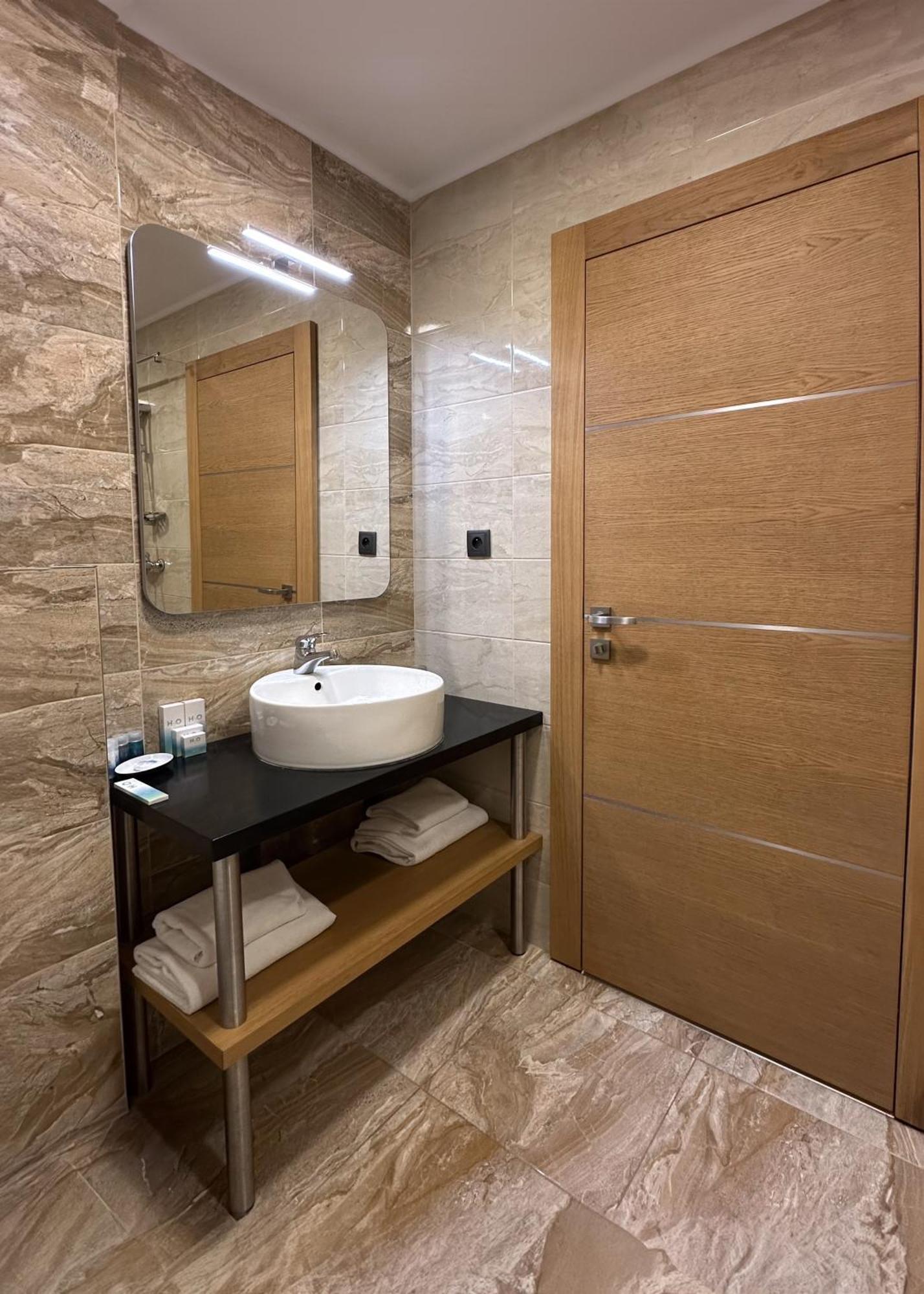 Gazda Hotel&Restaurant - Self Chek-In Jesenice  Екстериор снимка