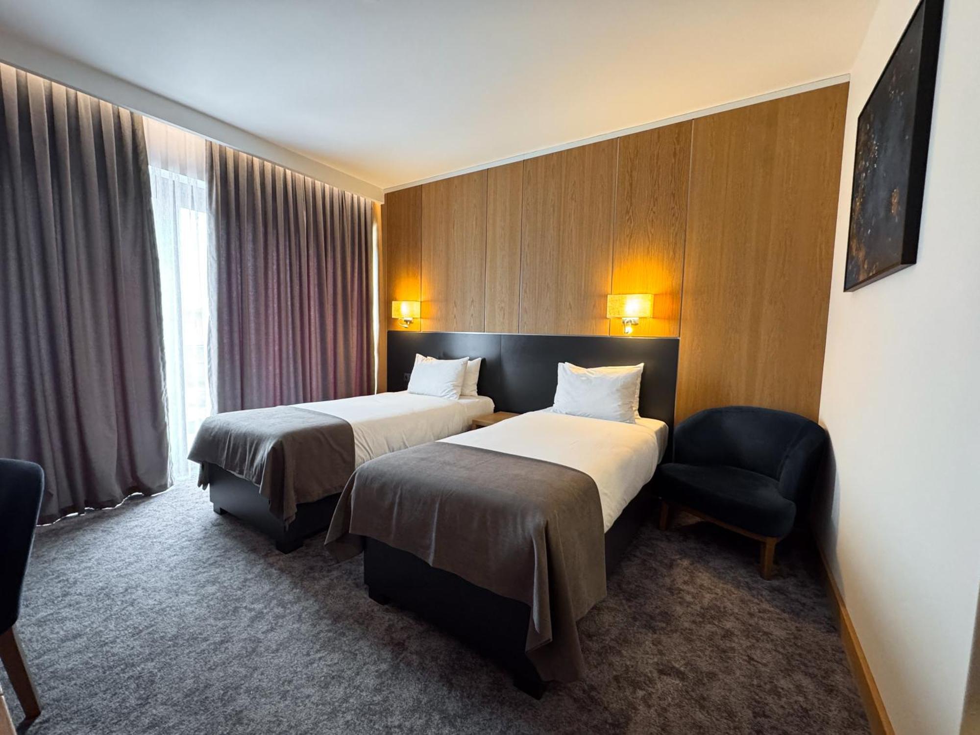 Gazda Hotel&Restaurant - Self Chek-In Jesenice  Екстериор снимка